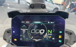 MOTO GUZZI V85 TT 850 STRADA - NOIR MAT - 1ER MAIN