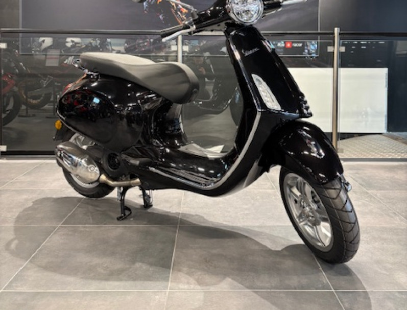 VESPA PRIMAVERA 125