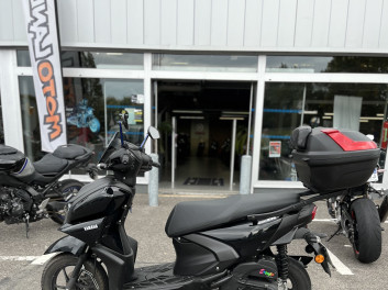YAMAHA RayZR 125