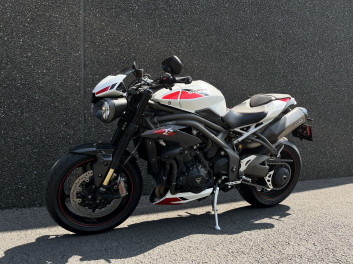TRIUMPH SPEED TRIPLE 1050 RS