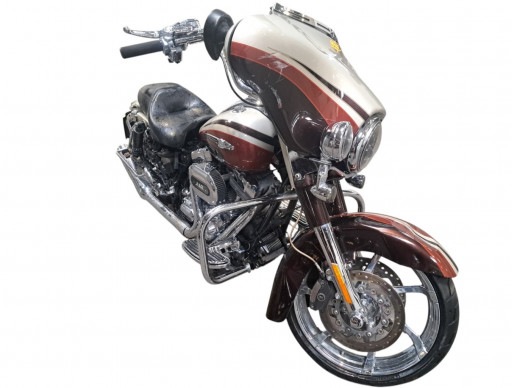 HARLEY-DAVIDSON TOURING STREET GLIDE 1800 CVO
