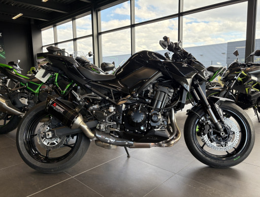 KAWASAKI Z 900 FULL BLACK