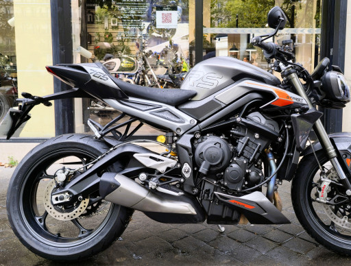 TRIUMPH STREET TRIPLE 765 RS