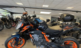 KTM 890 DUKE R