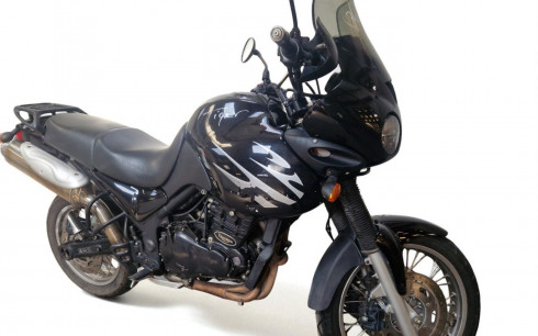 TRIUMPH TIGER 900