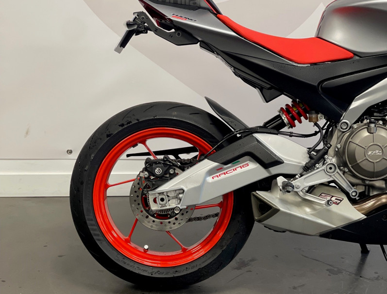 APRILIA TUONO 660