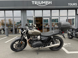 TRIUMPH STREET TWIN  900