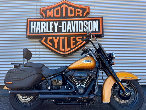 HARLEY-DAVIDSON SOFTAIL HERITAGE 1868 CLASSIC