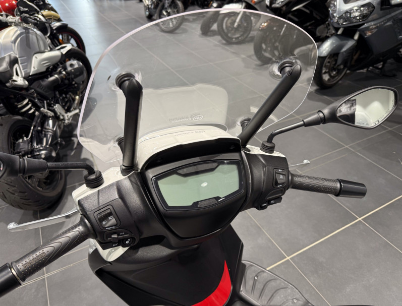 PIAGGIO MEDLEY 125 S / Garantie 