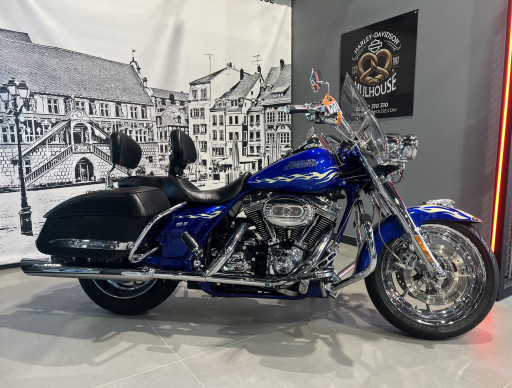 HARLEY-DAVIDSON TOURING ROAD KING 1800 CVO
