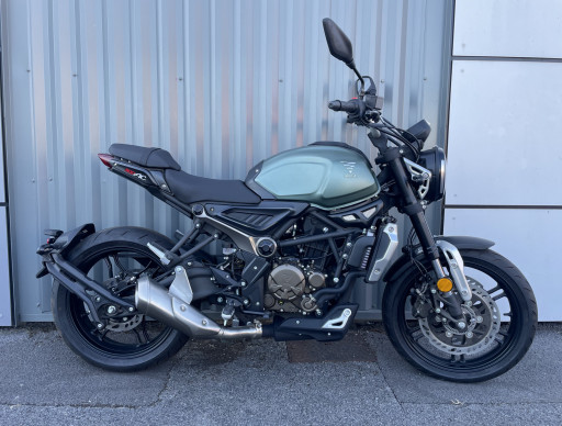 VOGE 300 AC NEUVE 