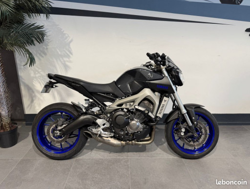 YAMAHA MT-09