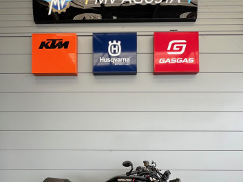 YAMAHA XSR 900