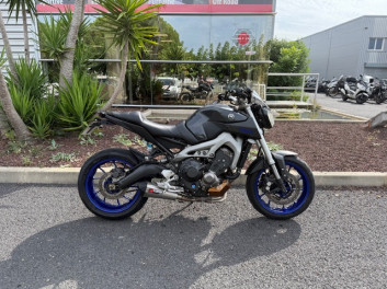 YAMAHA MT-09