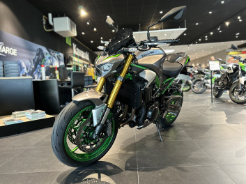 KAWASAKI Z900 SE 2025 PERFORMANCE