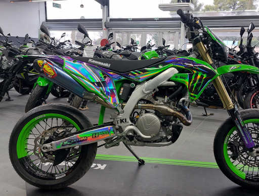 KAWASAKI KX 450 X SUPERMOTARD (217€/MOIS)