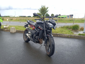 TRIUMPH STREET TRIPLE 765 R
