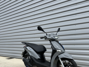 PIAGGIO LIBERTY 125 S comme neuf