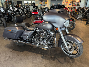 HARLEY-DAVIDSON TOURING STREET GLIDE 1690 SPECIAL