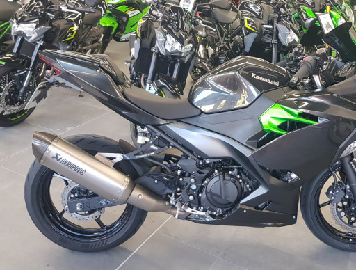 KAWASAKI NINJA 400 (Full équipée)