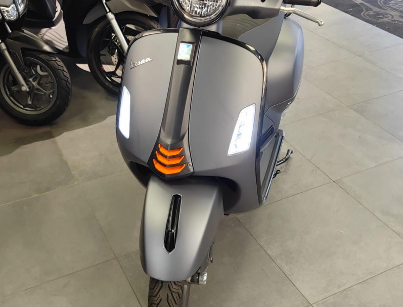 VESPA GTS SUPER SPORT 125