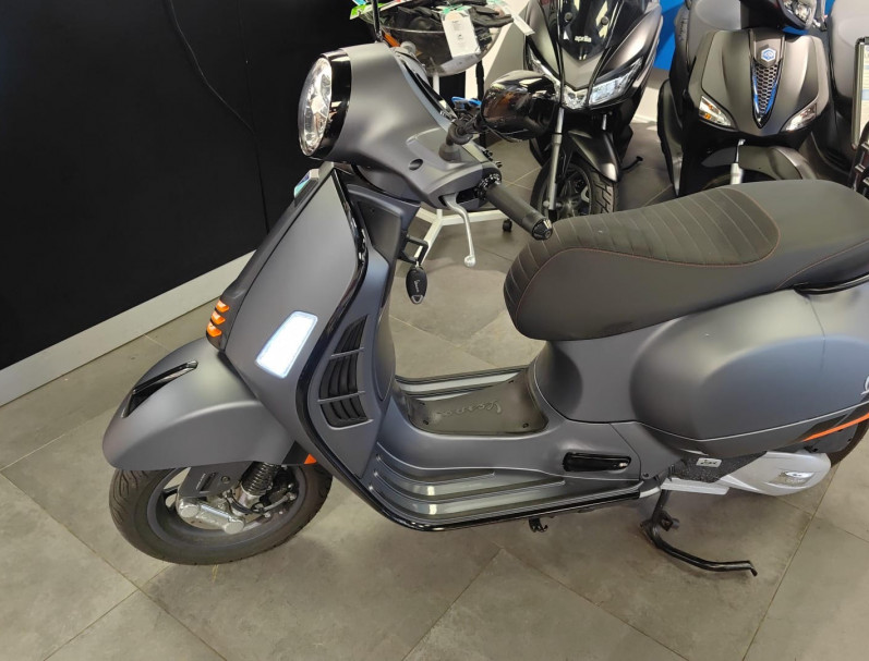 VESPA GTS SUPER SPORT 125