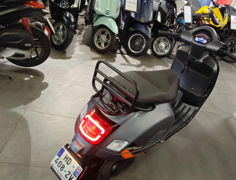 VESPA GTS SUPER SPORT 125