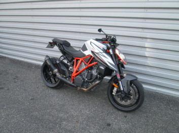 KTM 1290 SUPER DUKE R