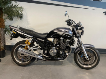 YAMAHA XJR 1300