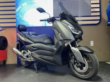 YAMAHA X-MAX 125