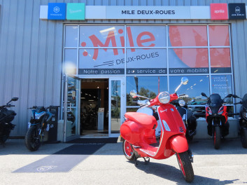 VESPA Primavera Elettrica 50 - RED EDITION