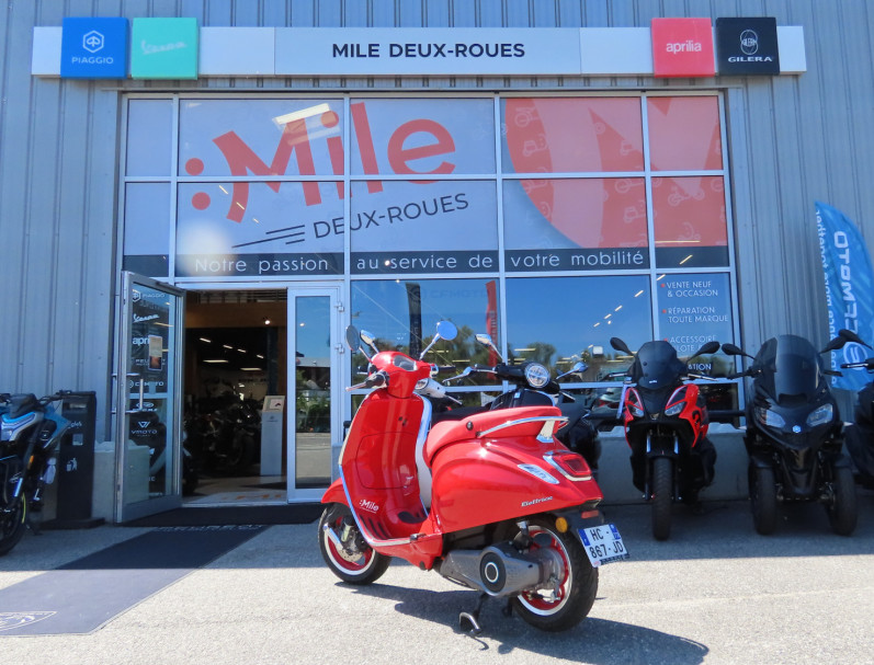 VESPA Primavera Elettrica 50 - RED EDITION