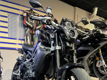 YAMAHA MT-09