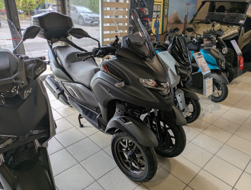 YAMAHA TRICITY 300 