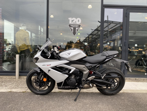 DAYTONA 660