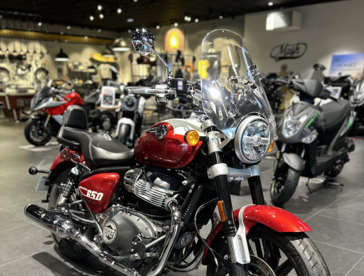 ROYAL ENFIELD SUPER METEOR 650