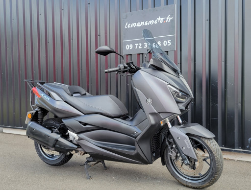 YAMAHA XMAX 300