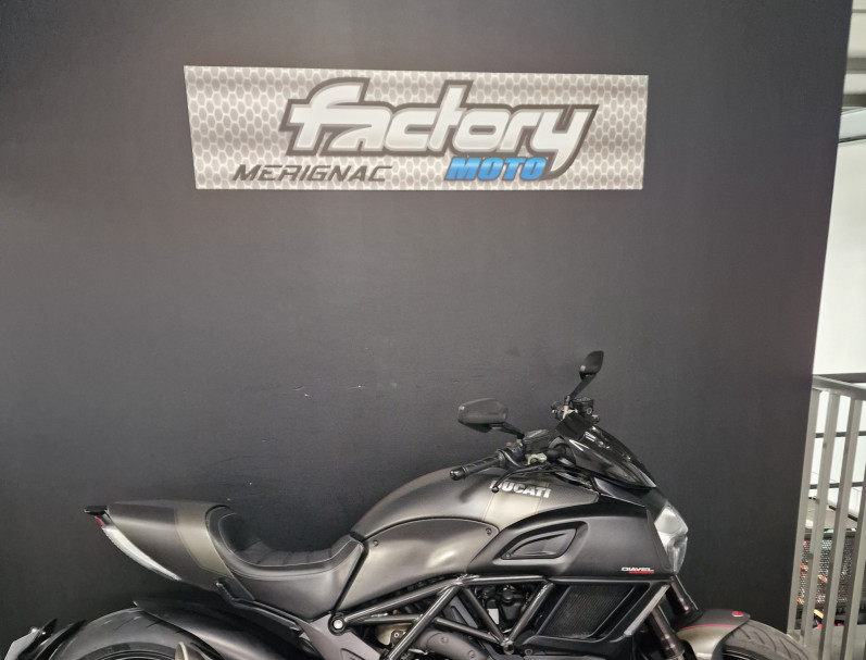 DUCATI DIAVEL CARBON