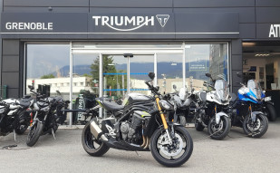 TRIUMPH SPEED TRIPLE 1200 RS