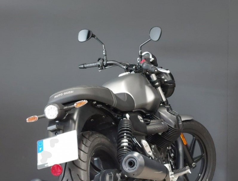 MOTO GUZZI V7 STONE 