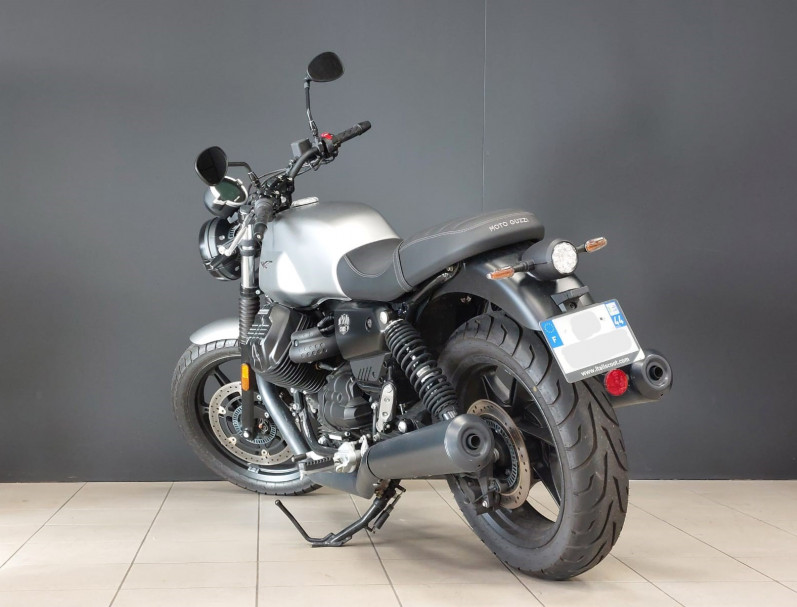 MOTO GUZZI V7 STONE 