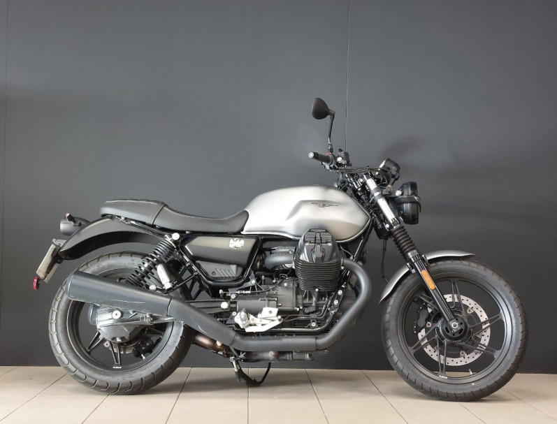 MOTO GUZZI V7 STONE 