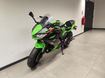 KAWASAKI NINJA 650 (A2) / 2023 / 151 KM