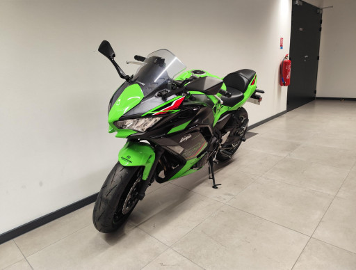 KAWASAKI NINJA 650 (A2) / 2023 / 151 KM