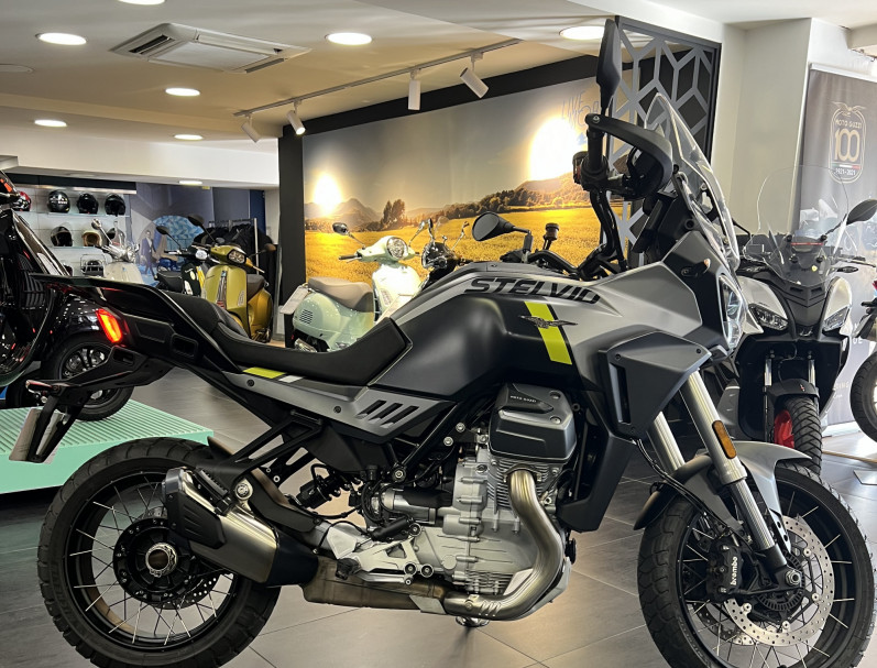MOTO GUZZI STELVIO