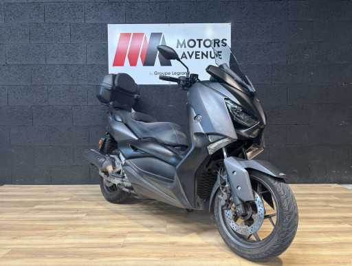 YAMAHA XMAX 125