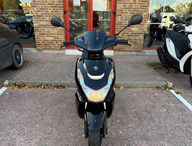 PEUGEOT KISBEE 2025 avec seulement 750 km 