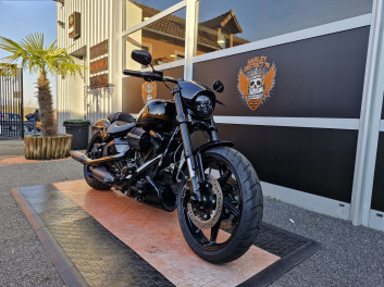 HARLEY-DAVIDSON SOFTAIL BREAKOUT 1800 PRO STREET CVO