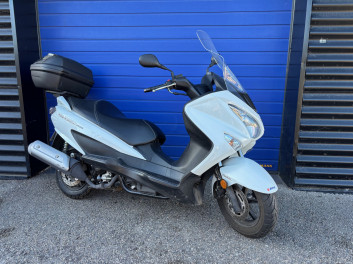 SUZUKI BURGMAN 200 ABS TOP CASE + BULLE HAUTE