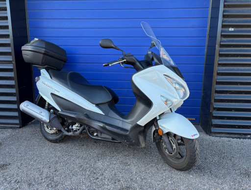 SUZUKI BURGMAN 200 ABS TOP CASE + BULLE HAUTE